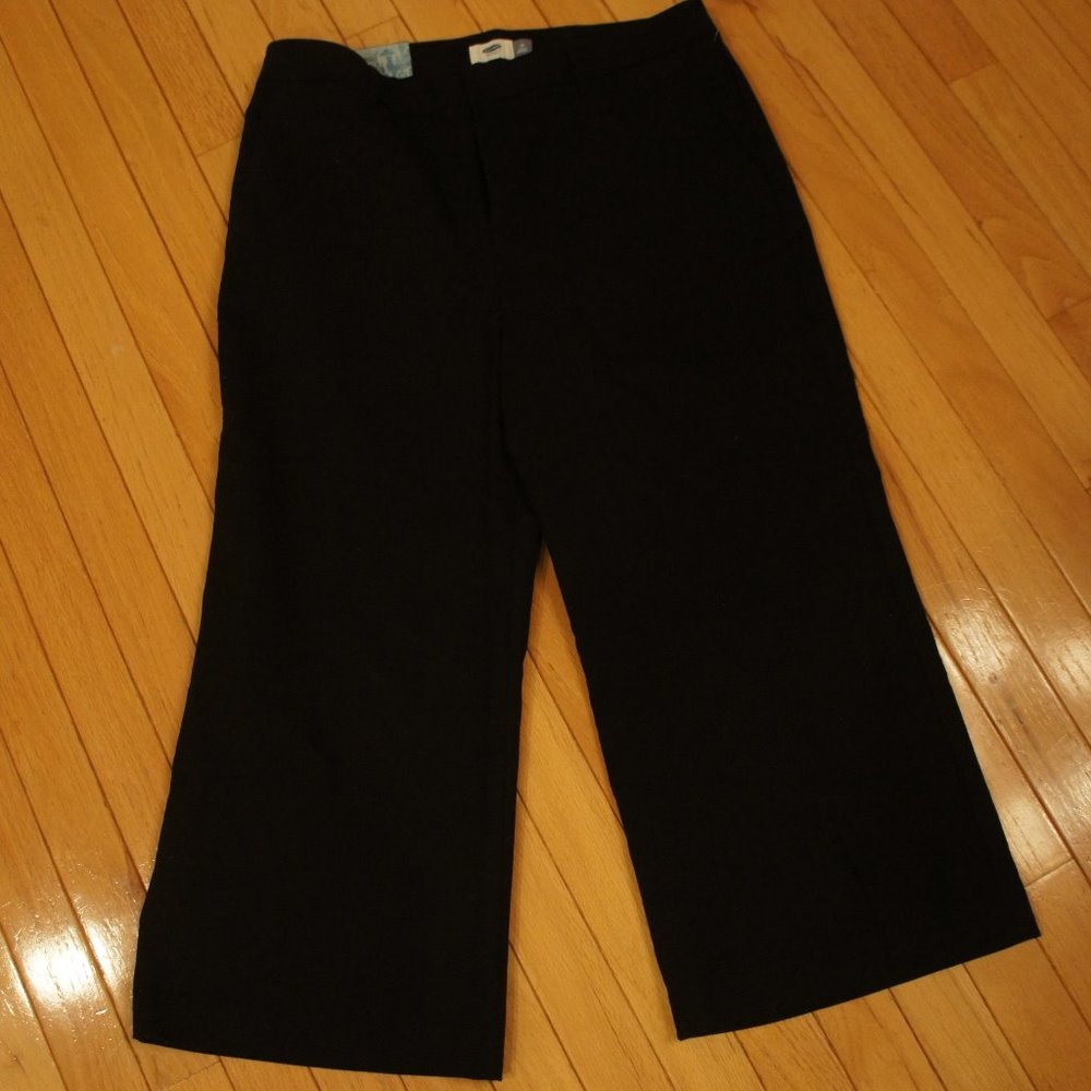 Old Navy Cropped Pants Black